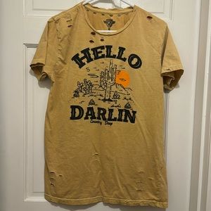 EUC Country Deep Hello Darlin Deconstructed T-shirt Size M